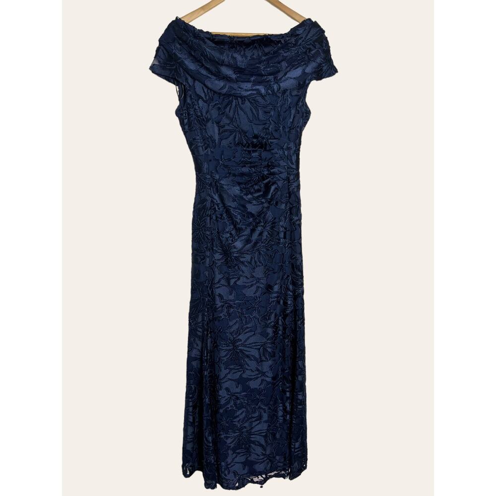 Tahari St. Levine Navy Blue Floral Burnout Velvet Cowl Neck Formal Gown Size 8 - Picture 7 of 11